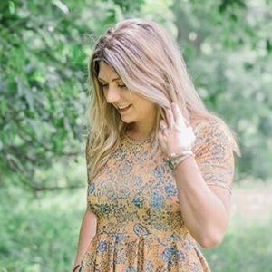 Meet your Posher, Laura